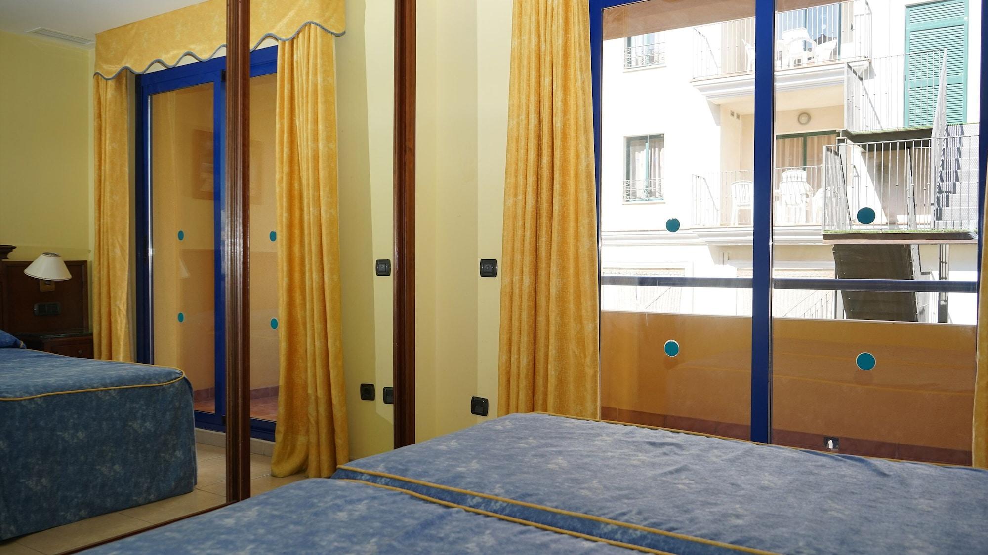 בנאלמדנה Hotel Vistamar מראה חיצוני תמונה