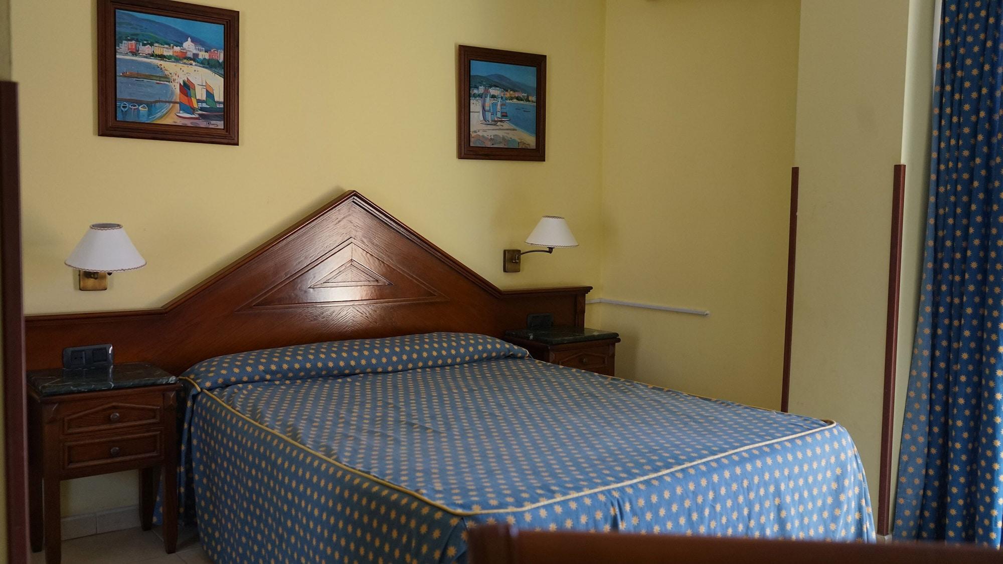 בנאלמדנה Hotel Vistamar מראה חיצוני תמונה